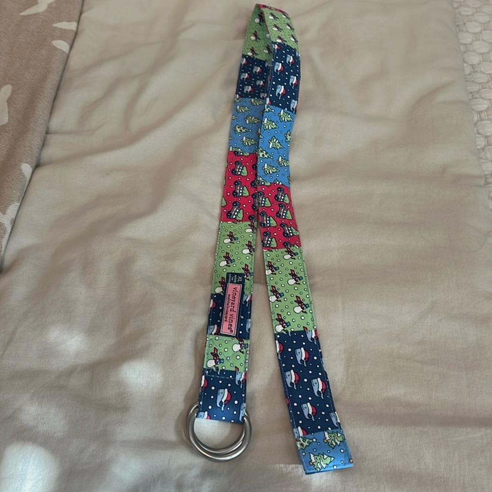 Boys size XL Christmas Vineyard Vines belt